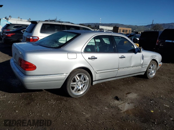 1998 Mercedes-Benz E-Class with VIN WDBJF65F0WA555650, listed as a Copart auction lot 44067875 with 133,145 mi miles and Salvage Title. Bid and sale history available at carsss.com. Image 3.