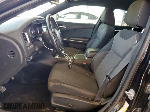 2015 Dodge Charger SE z VIN 2C3CDXBGXFH716742, wystawiony jako Copart lot #60039165 z przebiegiem 153 278 mil mil oraz Szkoda całkowita • Salvage title. Historia ofert i sprzedaży dostępna na DreamBid. Obrazek 7.
