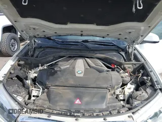 2017 BMW X5 xDrive50i с VIN 5UXKR6C3XH0J85028, выставлен на аукционе IAAI как лот 41889220 с пробегом 107 105 миль миль и . История ставок и продаж доступна на DreamBid. Изображение 10.