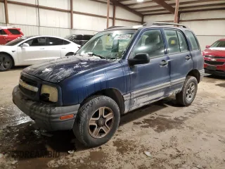 2002 Chevrolet Tracker z VIN 2CNBJ13CX26943598, wystawiony jako Copart lot #44351725 z przebiegiem 179 893 mil mil oraz Szkoda całkowita • Salvage title. Historia ofert i sprzedaży dostępna na DreamBid. Obrazek 1.