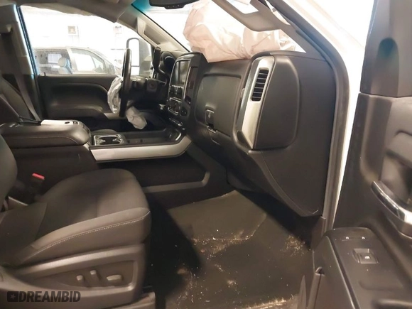 2015 Chevrolet Silverado 2500HD LT with VIN 1GC1KVE89FF174651, listed as a IAAI auction lot 41458302 with 206,591 mi miles. Bid and sale history available at carsss.com. Image 5.