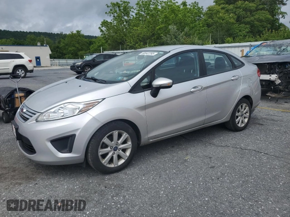 2013 Ford Fiesta SE z VIN 3FADP4BJ9DM108667, wystawiony jako Copart lot #58542295 z przebiegiem 94 812 mil mil oraz Szkoda całkowita • Salvage title. Historia ofert i sprzedaży dostępna na DreamBid. Obrazek 1.