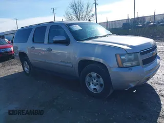 2007 Chevrolet Suburban LTZ with VIN 3GNFK16367G120412, listed as a IAAI auction lot 41864533 with 176,098 mi miles. Bid and sale history available at carsss.com. Image 1.