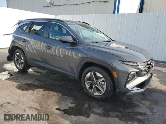 2025 Hyundai Tucson SEL with VIN 5NMJB3DE8SH481267, listed as a Copart auction lot 54500005 with 10,986 mi miles and Salvage Title. Bid and sale history available at DreamBid. Image 4.