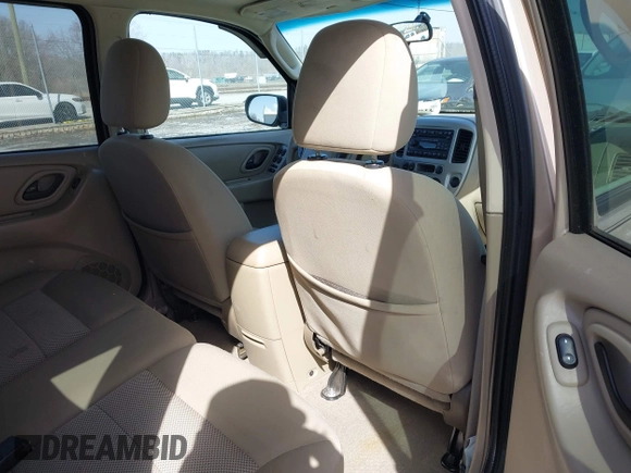 2007 Ford Escape XLT with VIN 1FMYU03Z47KB51872, listed as a IAAI auction lot 41656587 with 141,708 mi miles. Bid and sale history available at carsss.com. Image 8.