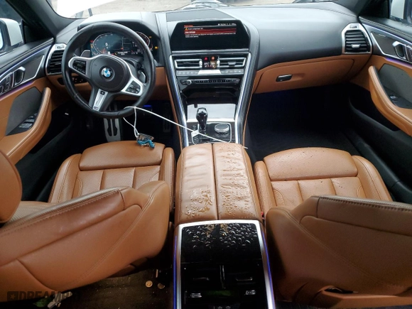 2022 BMW 8 Series 840i with VIN WBAGV4C01NCJ30083, listed as a Copart auction lot 81356084 with 61,868 mi miles and Salvage Title. Bid and sale history available at carsss.com. Image 8.