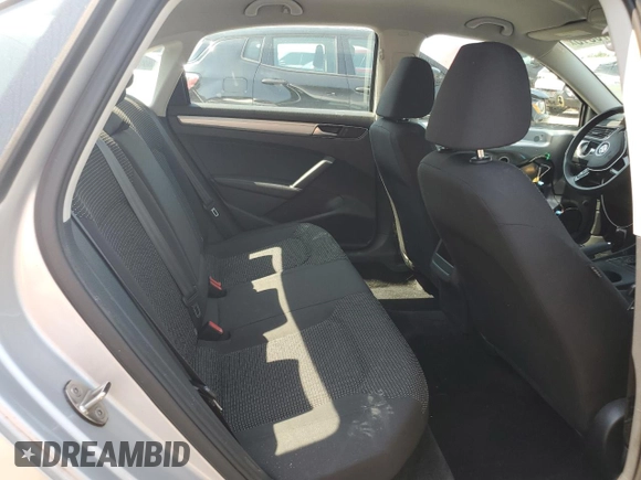 2016 Volkswagen Passat S z VIN 1VWAS7A30GC011313, wystawiony jako Copart lot #61678315 z przebiegiem 77 562 mil mil oraz Szkoda całkowita • Salvage title. Historia ofert i sprzedaży dostępna na DreamBid. Obrazek 10.