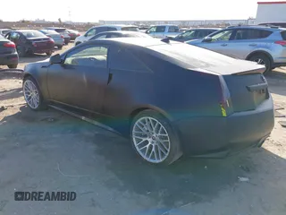 2011 Cadillac CTS-V z VIN 1G6DV1EP1B0120393, wystawiony jako IAAI lot #41322988 z przebiegiem 140 421 mil mil oraz . Historia ofert i sprzedaży dostępna na DreamBid. Obrazek 3.