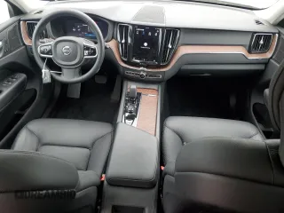 2023 Volvo XC60 Plus Bright Theme с VIN YV4L12RNXP1300408, выставлен на аукционе Copart как лот 56720325 с пробегом 17 584 миль миль и Списание • Salvage title. История ставок и продаж доступна на DreamBid. Изображение 8.