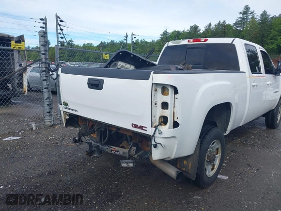 2013 GMC Sierra 2500HD Denali z VIN 1GT125E8XDF238662, wystawiony jako IAAI lot #42253366 z przebiegiem 250 409 mil mil oraz . Historia ofert i sprzedaży dostępna na DreamBid. Obrazek 17.