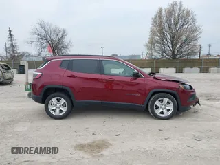 2022 Jeep Compass Latitude with VIN 3C4NJDBB1NT110087, listed as a IAAI auction lot 42033883 with 22,291 mi miles and . Bid and sale history available at DreamBid. Image 13.