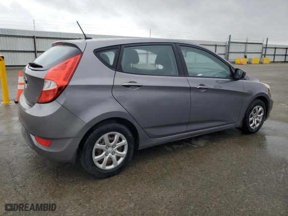 2013 Hyundai Accent GL with VIN KMHCT5AE8DU121879, listed as a Copart auction lot 48622275 with 91,443 mi miles and Clean Title. Bid and sale history available at carsss.com. Image 3.