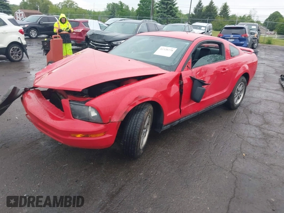 2005 Ford Mustang Deluxe with VIN 1ZVFT80N555110559, listed as a IAAI auction lot 42320778 with 117,594 mi miles and . Bid and sale history available at DreamBid. Image 17.