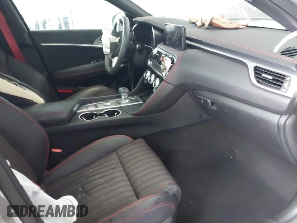 2023 Genesis G70 2.0T z VIN KMTG34TA8PU111790, wystawiony jako IAAI lot #41390217 z przebiegiem 35 303 mil mil oraz . Historia ofert i sprzedaży dostępna na DreamBid. Obrazek 5.