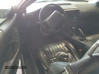 1997 Chevrolet Camaro Z28 z VIN 2G1FP22P8V2144566, wystawiony jako Copart lot #59389015 z przebiegiem 109 725 mil mil oraz Czysty tytuł • Clean title. Historia ofert i sprzedaży dostępna na DreamBid. Obrazek 8.