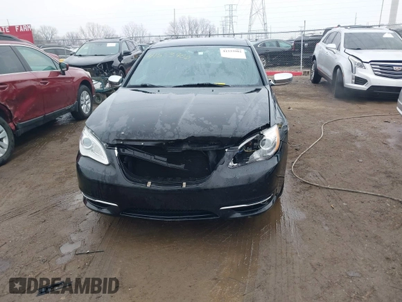2013 Chrysler 200 Limited with VIN 1C3CCBCG4DN768490, listed as a IAAI auction lot 41533982 with 136,294 mi miles. Bid and sale history available at carsss.com. Image 6.
