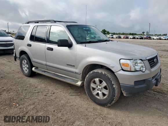 2006 Ford Explorer XLS with VIN 1FMEU62E56ZA18340, listed as a Copart auction lot 59800835 with 200,149 mi miles and Salvage title. Bid and sale history available at DreamBid. Image 4.
