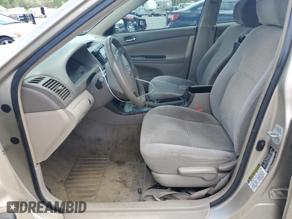 2005 Toyota Camry STD z VIN 4T1BE32K85U098314, wystawiony jako Copart lot #51684685 z przebiegiem 232 792 mil mil oraz Szkoda całkowita • Salvage title. Historia ofert i sprzedaży dostępna na DreamBid. Obrazek 7.