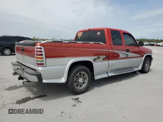 2000 Chevrolet Silverado 1500 LS with VIN 2GCEC19T4Y1323841, listed as a Copart auction lot 53665575 with 170,812 mi miles and Clean Title. Bid and sale history available at carsss.com. Image 3.