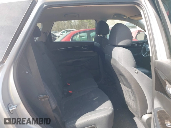 2018 Kia Sorento LX z VIN 5XYPG4A33JG417196, wystawiony jako IAAI lot #41816375 z przebiegiem 115 852 mil mil oraz . Historia ofert i sprzedaży dostępna na DreamBid. Obrazek 8.