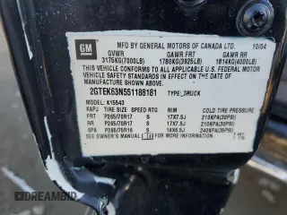 2005 GMC Sierra Denali z VIN 2GTEK63N551188181, wystawiony jako Copart lot #43548845 z przebiegiem 2 417 198 mil mil oraz Szkody całkowita. Historia ofert i sprzedaży dostępna na DreamBid. Obrazek 12.