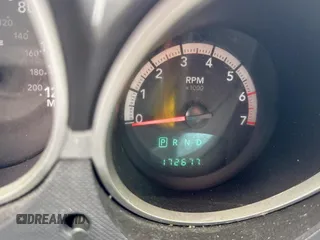 2007 Dodge Nitro SLT z VIN 1D8GU58K77W690568, wystawiony jako Copart lot #61766405 z przebiegiem 177 426 mil mil oraz Czysty tytuł • Clean title. Historia ofert i sprzedaży dostępna na DreamBid. Obrazek 8.