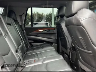 2018 Cadillac Escalade Luxury z VIN 1GYS4BKJ6JR263776, wystawiony jako Copart lot #60558995 z przebiegiem 106 061 mil mil oraz Czysty tytuł • Clean title. Historia ofert i sprzedaży dostępna na DreamBid. Obrazek 6.