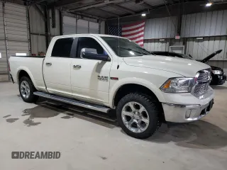 2016 Ram 1500 Laramie z VIN 1C6RR7VM5GS325623, wystawiony jako Copart lot #55852815 z przebiegiem 112 244 mil mil oraz Czysty tytuł • Clean title. Historia ofert i sprzedaży dostępna na DreamBid. Obrazek 4.