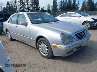 2000 Mercedes-Benz E-Class with VIN WDBJF65J1YB029223, listed as a IAAI auction lot 41896550 with 201,199 mi miles. Bid and sale history available at carsss.com. Image 1.