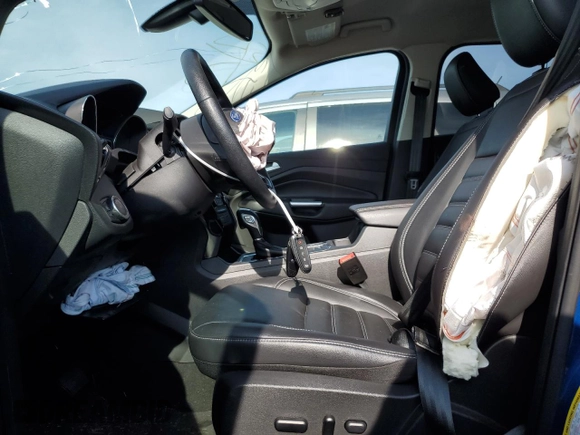 2019 Ford Escape Titanium with VIN 1FMCU0J94KUB49727, listed as a Copart auction lot 61973185 with Not provided miles and Non repairable. Bid and sale history available at DreamBid. Image 7.