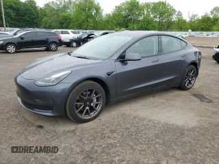 2023 Tesla Model 3 z VIN 5YJ3E1EA4PF627477, wystawiony jako Copart lot #58573825 z przebiegiem 19 018 mil mil oraz Szkoda całkowita • Salvage title. Historia ofert i sprzedaży dostępna na DreamBid. Obrazek 1.