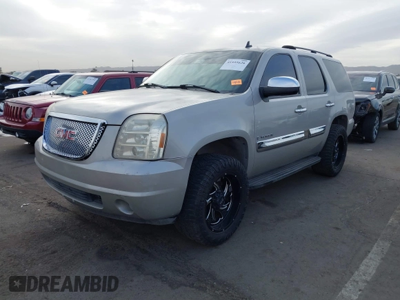 2007 GMC Yukon SLT with VIN 1GKFC13017R230675, listed as a IAAI auction lot 41555626 with 140,022 mi miles. Bid and sale history available at carsss.com. Image 17.