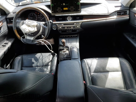 2014 Lexus ES 330 z VIN JTHBK1GG9E2134480, wystawiony jako Copart lot #51604485 z przebiegiem 77 186 mil mil oraz Szkoda całkowita • Salvage title. Historia ofert i sprzedaży dostępna na DreamBid. Obrazek 8.