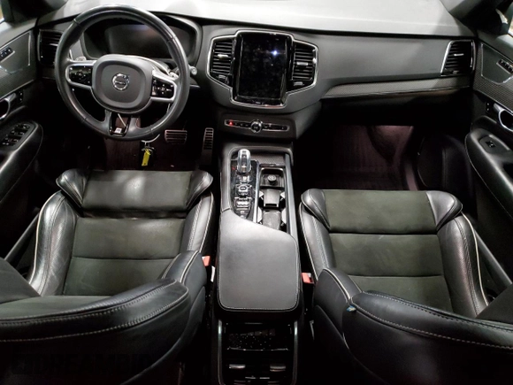2017 Volvo XC90 R-Design with VIN YV4BC0PM5H1131226, listed as a Copart auction lot 67935912 with 69,644 mi miles. Bid and sale history available at carsss.com. Image 8.