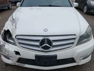 2013 Mercedes-Benz C 300 Sport с VIN WDDGF8AB3DA820171, выставлен на аукционе IAAI как лот 42329459 с пробегом 157 627 миль миль и . История ставок и продаж доступна на DreamBid. Изображение 12.