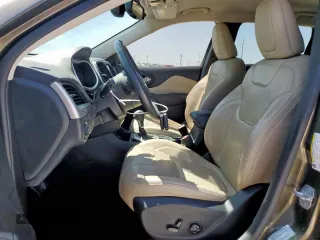 2015 Jeep Cherokee Limited with VIN 1C4PJLDB3FW572761, listed as a Copart auction lot 52529045 with 101,302 mi miles and Salvage Title. Bid and sale history available at DreamBid. Image 7.