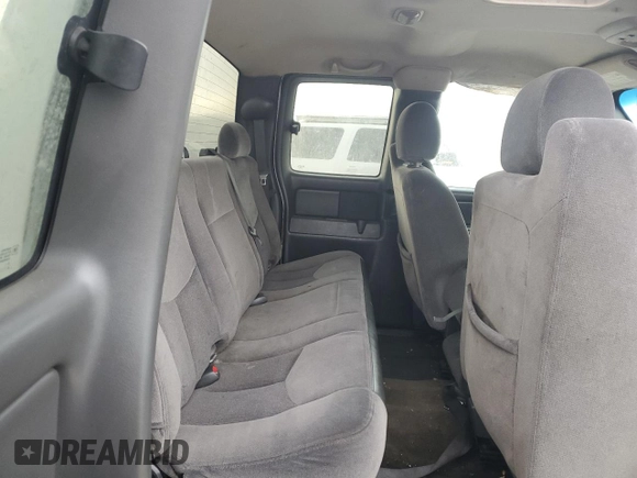 2006 GMC Sierra 1500 SLE1 z VIN 1GTEC19Z86Z214145, wystawiony jako Copart lot #45970025 z przebiegiem 201 978 mil mil oraz Szkoda całkowita • Salvage title. Historia ofert i sprzedaży dostępna na DreamBid. Obrazek 10.