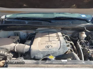 2016 Toyota Tundra 4WD Truck SR with VIN 5TFUW5F1XGX539529, listed as a IAAI auction lot 42044488 with 271,734 mi miles. Bid and sale history available at carsss.com. Image 9.