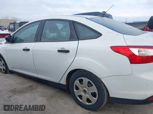 2013 Ford Focus S with VIN 1FADP3E20DL332636, listed as a IAAI auction lot 40917274 with 112,956 mi miles. Bid and sale history available at carsss.com. Image 14.