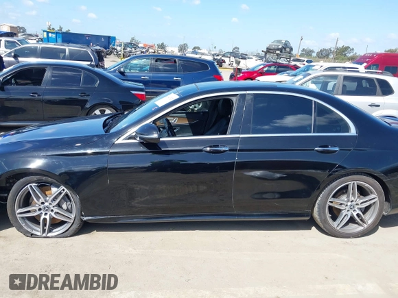 2018 Mercedes-Benz E-Class E 300 with VIN WDDZF4JB1JA320099, listed as a IAAI auction lot 41947023 with 109,868 mi miles. Bid and sale history available at carsss.com. Image 15.