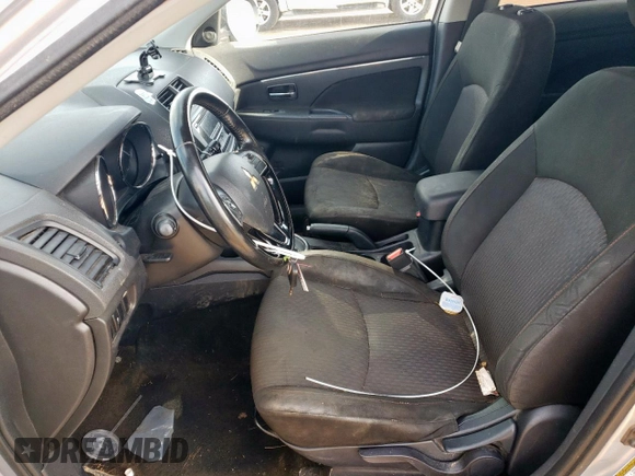 2017 Mitsubishi Outlander ES z VIN JA4AP3AUXHZ065264, wystawiony jako Copart lot #62930545 z przebiegiem 242 011 mil mil oraz Szkoda całkowita • Salvage title. Historia ofert i sprzedaży dostępna na DreamBid. Obrazek 7.