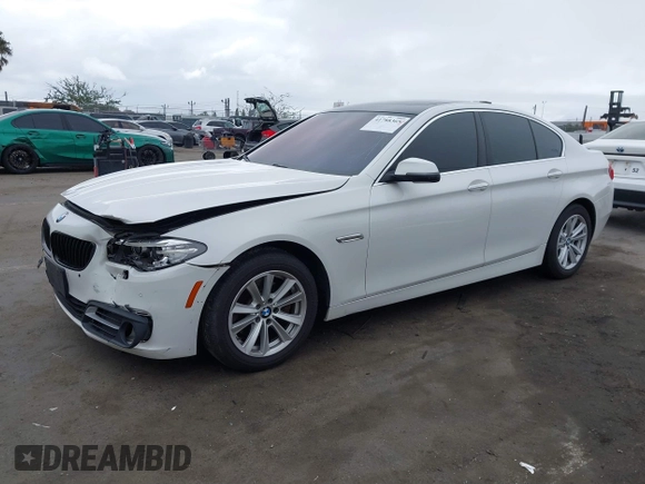2015 BMW 5 Series 528i z VIN WBA5A5C56FD519995, wystawiony jako IAAI lot #41788365 z przebiegiem 114 306 mil mil oraz . Historia ofert i sprzedaży dostępna na DreamBid. Obrazek 2.