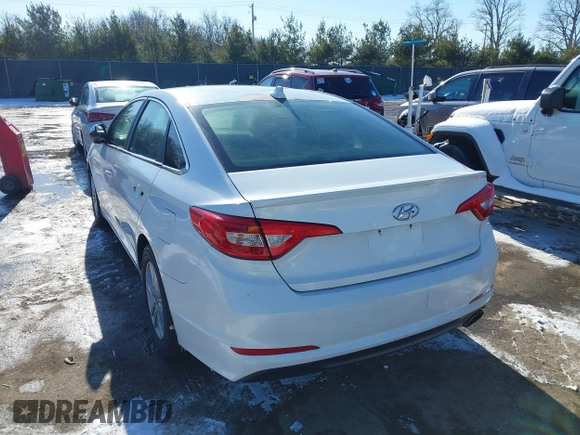 2016 Hyundai Sonata SE z VIN 5NPE24AF0GH371005, wystawiony jako IAAI lot #41269554 z przebiegiem 146 640 mil mil oraz . Historia ofert i sprzedaży dostępna na DreamBid. Obrazek 3.