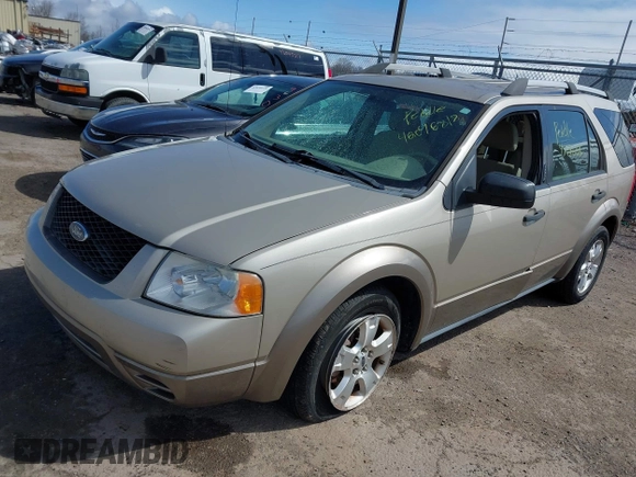 2005 Ford Freestyle SE with VIN 1FMZK04195GA48126, listed as a IAAI auction lot 42046818 with 0 mi miles. Bid and sale history available at carsss.com. Image 2.