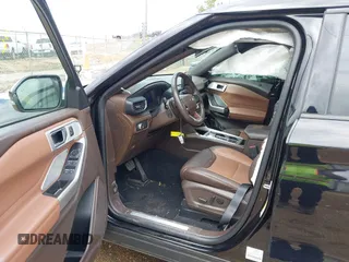 2021 Ford Explorer King Ranch z VIN 1FM5K7LC9MGC20146, wystawiony jako IAAI lot #42121400 z przebiegiem 20 931 mil mil oraz . Historia ofert i sprzedaży dostępna na DreamBid. Obrazek 5.