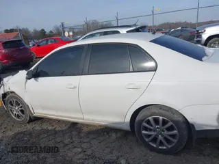 2009 Volkswagen Jetta S с VIN 3VWJM71K89M126759, выставлен на аукционе IAAI как лот 41089190 с пробегом 217 559 миль миль и . История ставок и продаж доступна на DreamBid. Изображение 14.