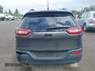 2018 Jeep Cherokee Latitude z VIN 1C4PJMCBXJD601328, wystawiony jako IAAI lot #42303389 z przebiegiem 98 288 mil mil oraz . Historia ofert i sprzedaży dostępna na DreamBid. Obrazek 17.