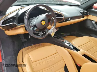 2024 Ferrari 296 GTB z VIN ZFF99SLA9R0310238, wystawiony jako Copart lot #81647524 z przebiegiem Nie podano mil oraz Szkody całkowita. Historia ofert i sprzedaży dostępna na DreamBid. Obrazek 8.
