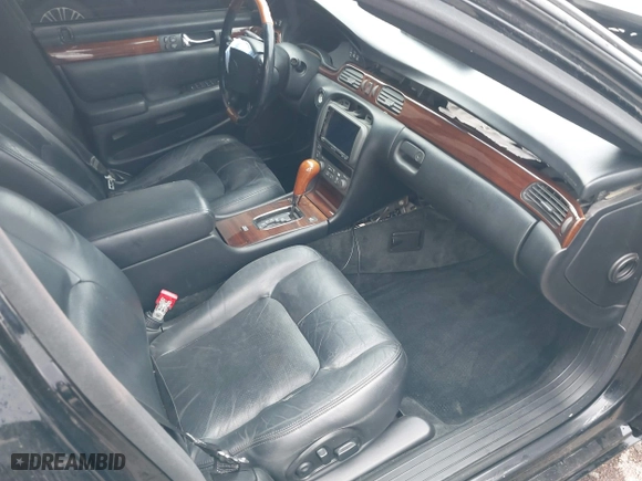 2002 Cadillac Seville Touring STS with VIN 1G6KY54982U239673, listed as a IAAI auction lot 41657709 with 92,224 mi miles. Bid and sale history available at carsss.com. Image 5.