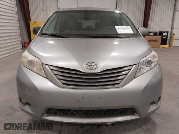 2011 Toyota Sienna XLE z VIN 5TDDK3DC4BS003792, wystawiony jako IAAI lot #41762481 z przebiegiem 201 051 mil mil oraz . Historia ofert i sprzedaży dostępna na DreamBid. Obrazek 12.